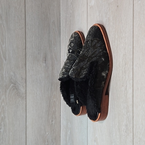 Free People Women Faux Fur Insulated lined Loafer Slip on shoes sz 37/6.5-7 - Picture 3 of 14